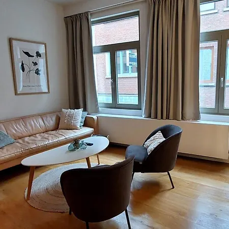 Cosy & Modern Historical In Old Town - Leon 4p Semesterbostad