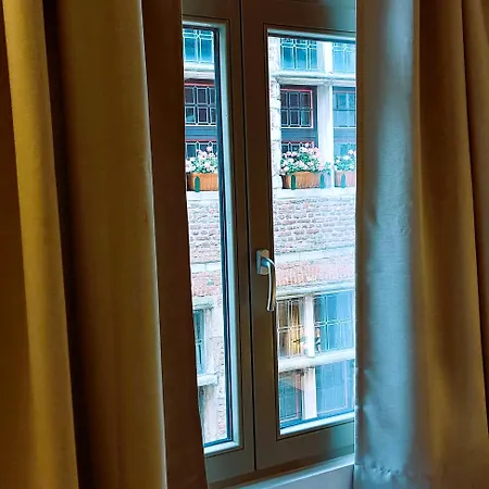 Vakantiehuis Cosy & Modern Historical In Old Town - Leon 4p